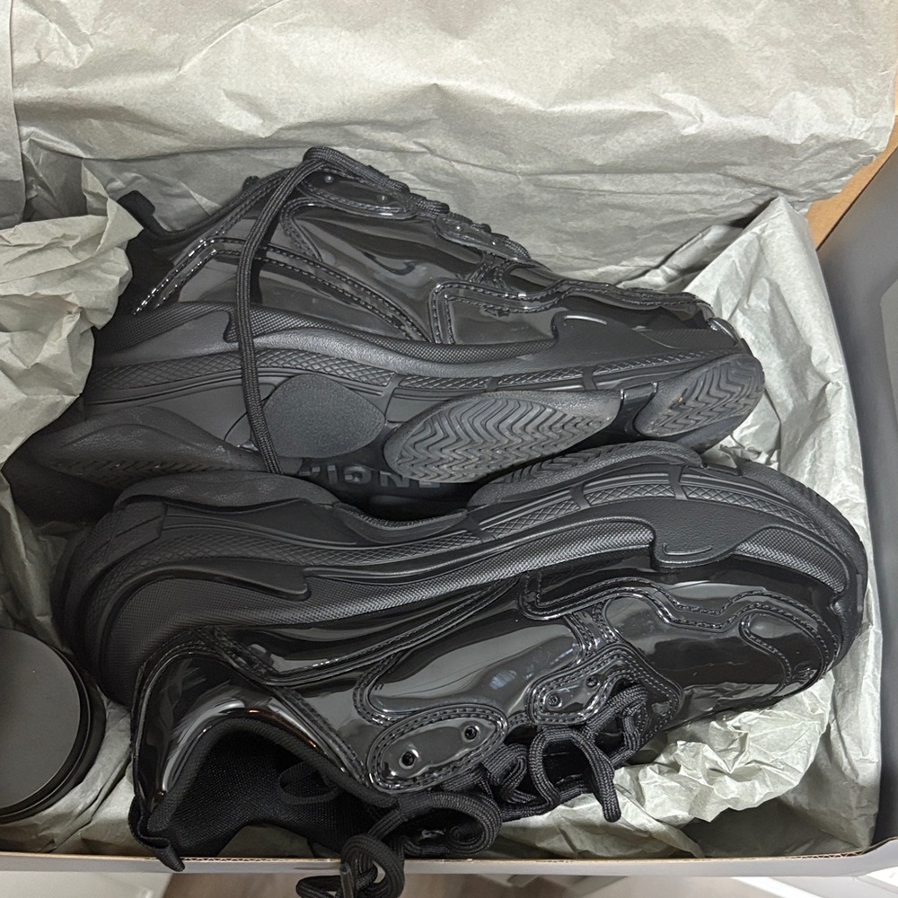 Men's Black Sneakers